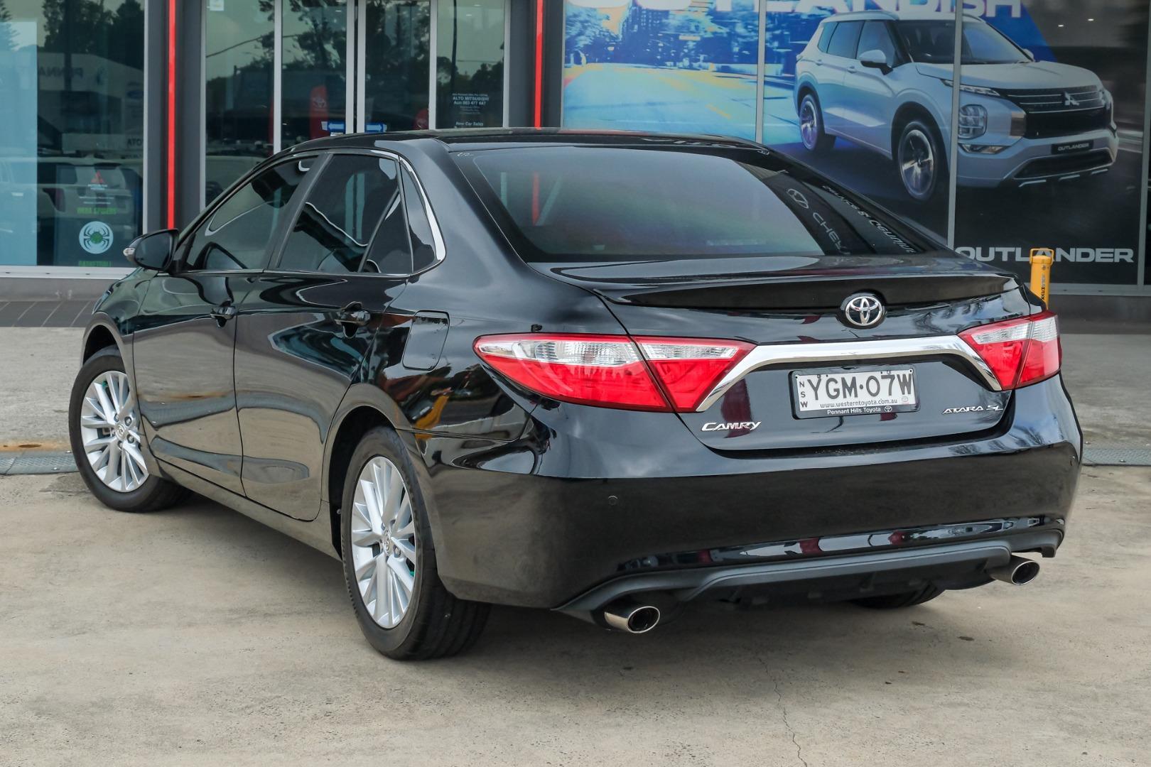 2016 Toyota Camry Atara SL in Black