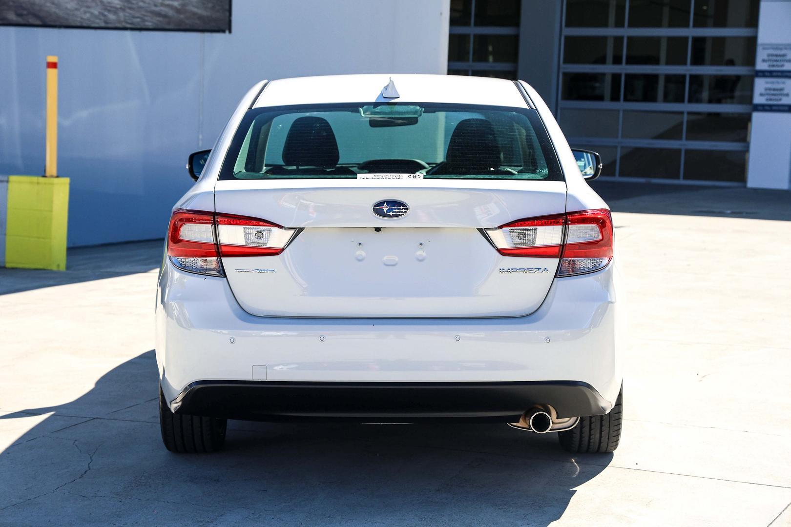 2021 Subaru Impreza 2.0i-S in White