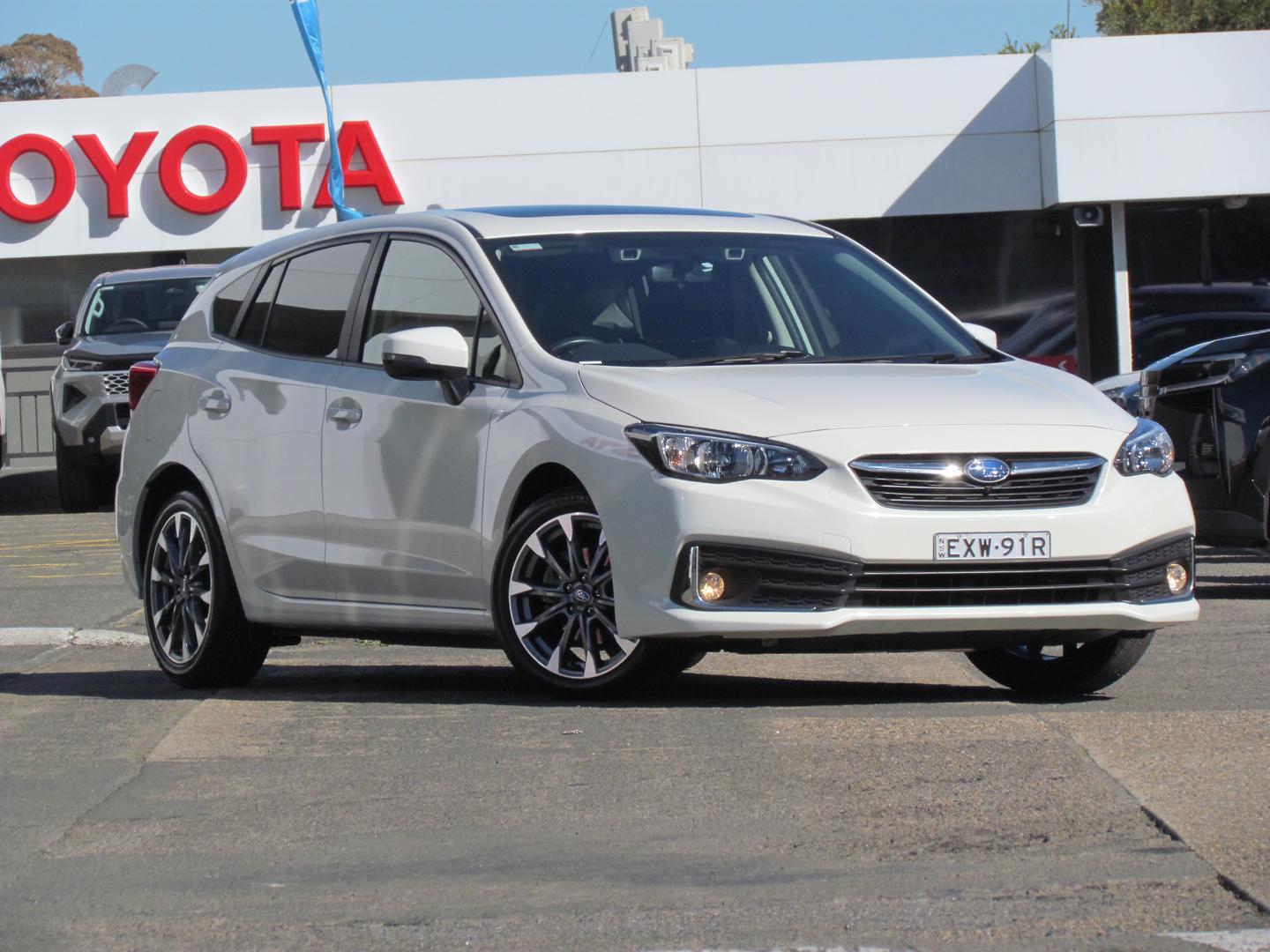 2023 Subaru Impreza 2.0i Premium in White