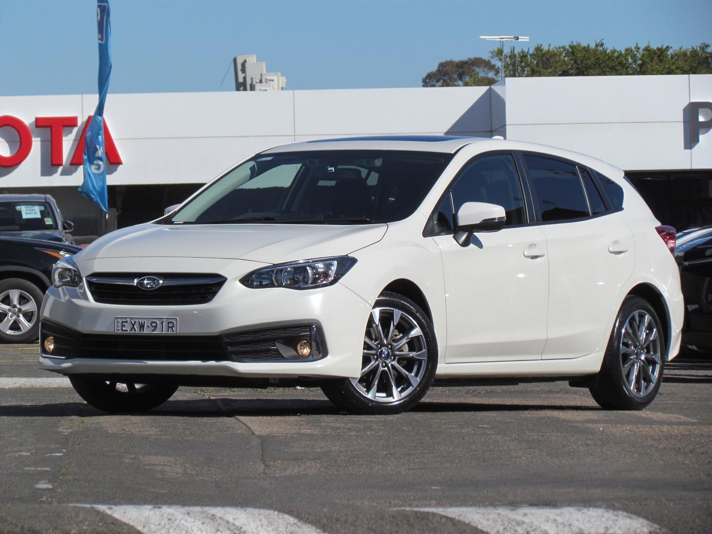 2023 Subaru Impreza 2.0i Premium in White