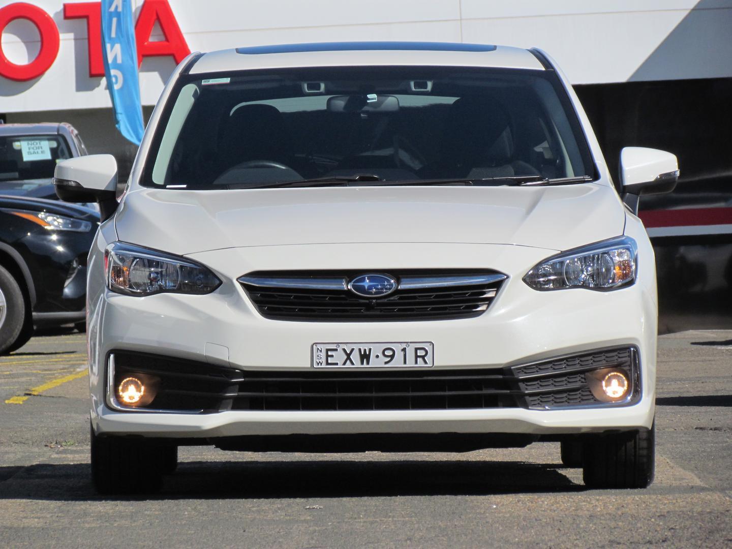 2023 Subaru Impreza 2.0i Premium in White