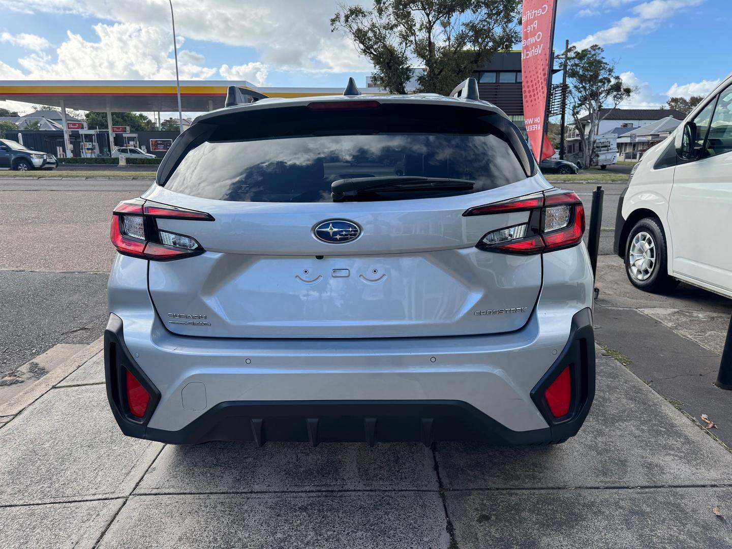 2024 Subaru Crosstrek 2.0L in Silver