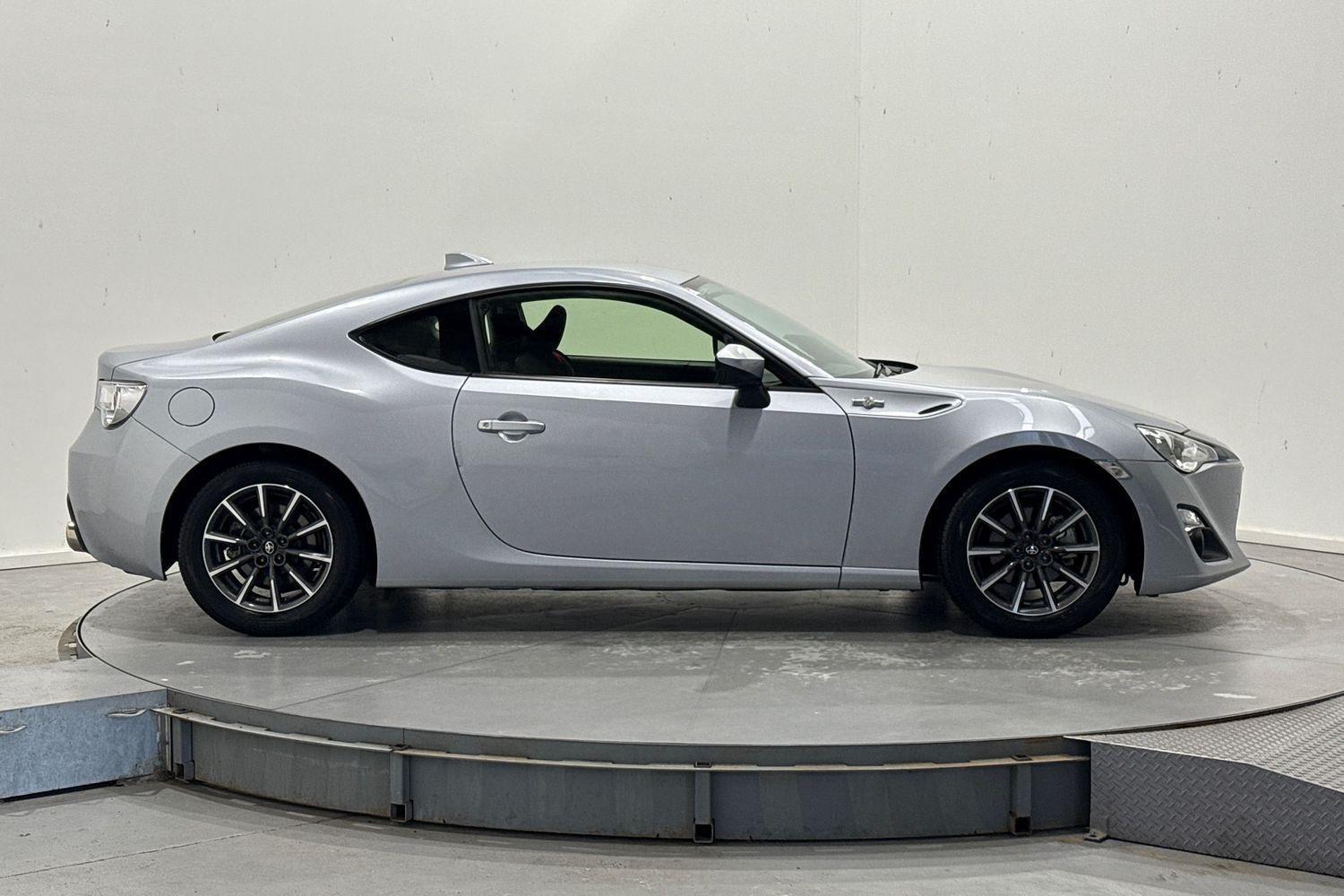 2014 Toyota 86 GT in Silver
