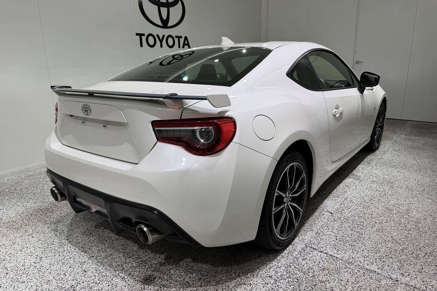 2019 Toyota 86 GTS in White