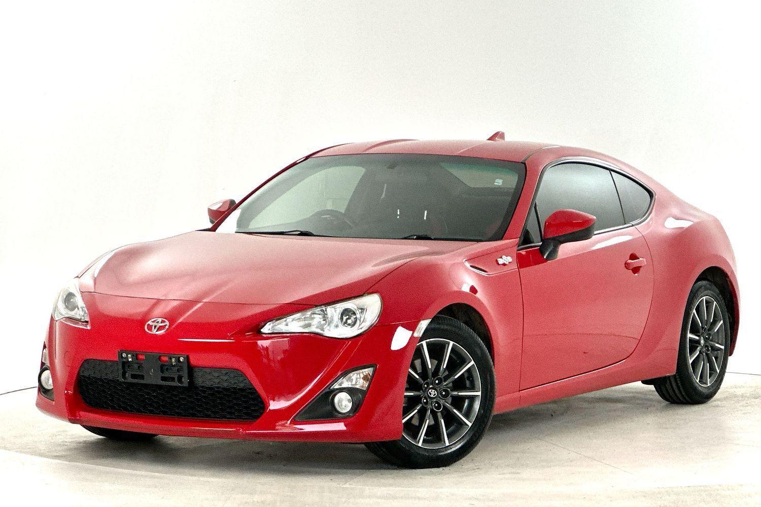 2016 Toyota 86 GT in Red