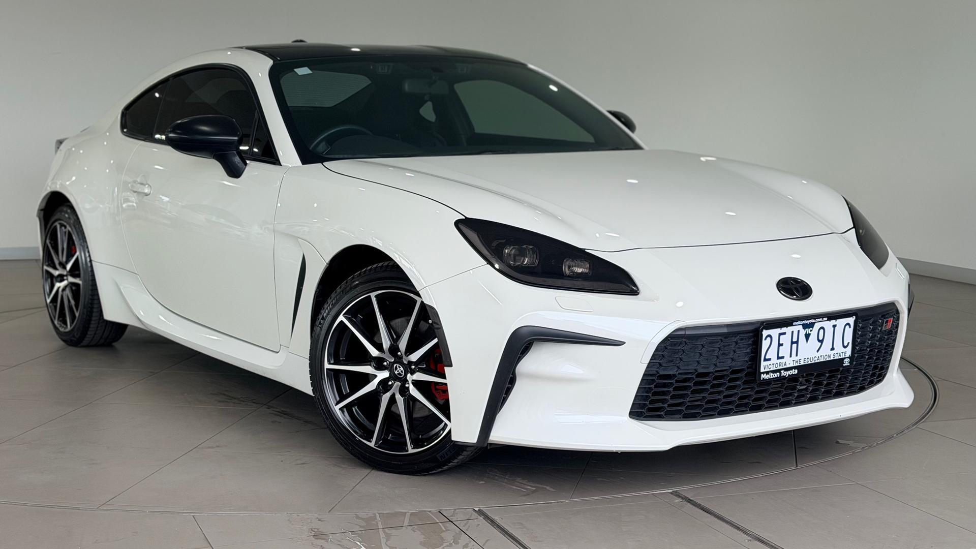 2023 Toyota GR86 GT in White