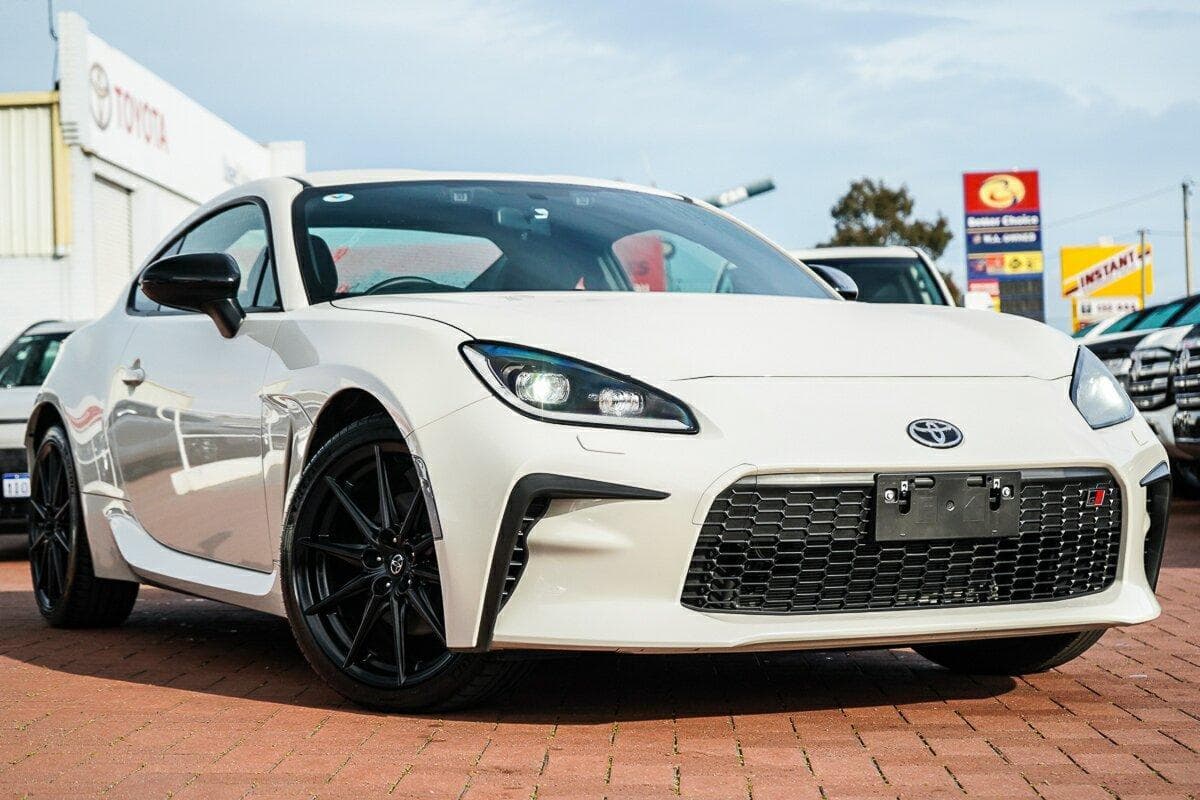 2025 Toyota GR86 GTS in White