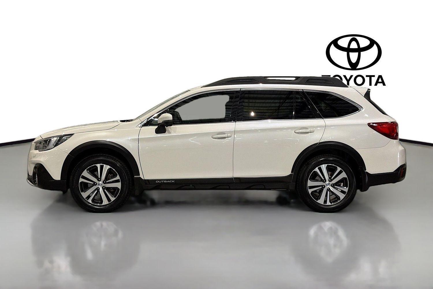 2019 Subaru Outback 2.5i Premium in White