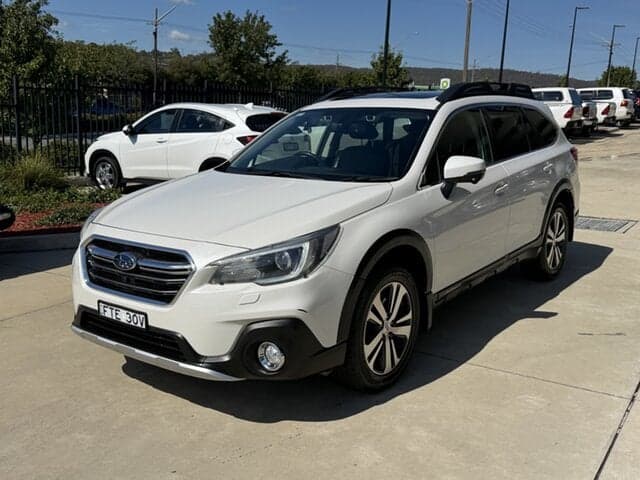 2019 Subaru Outback 2.5i Premium in White