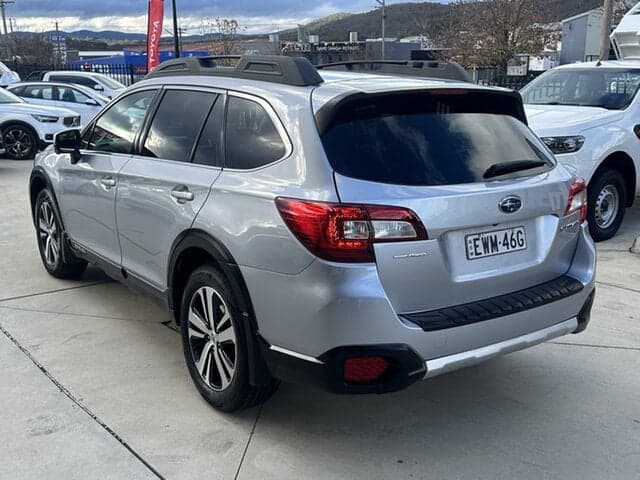 2019 Subaru Outback 2.5i Premium in Silver