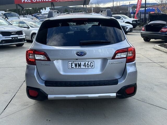 2019 Subaru Outback 2.5i Premium in Silver