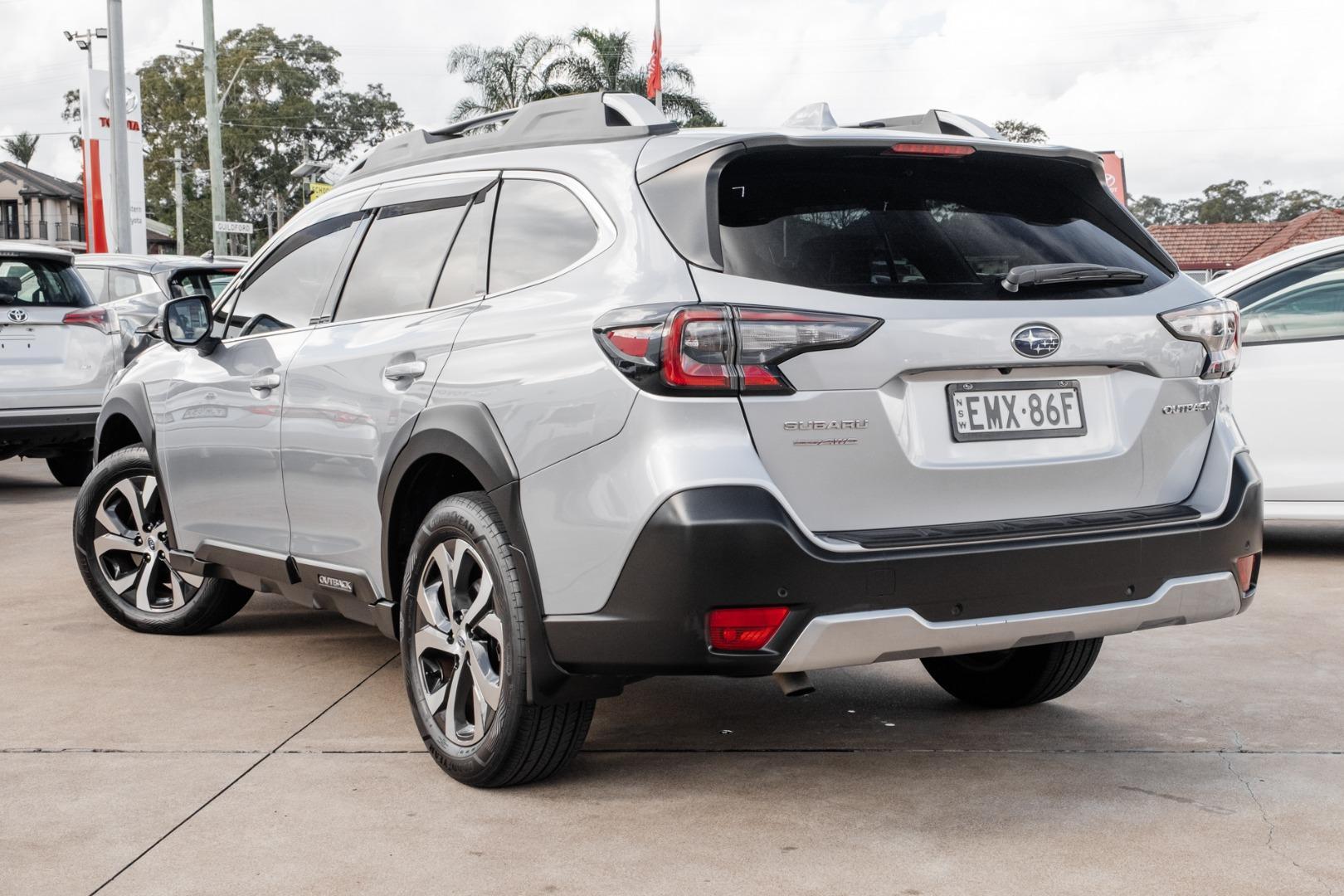 2020 Subaru Outback AWD Touring in Silver