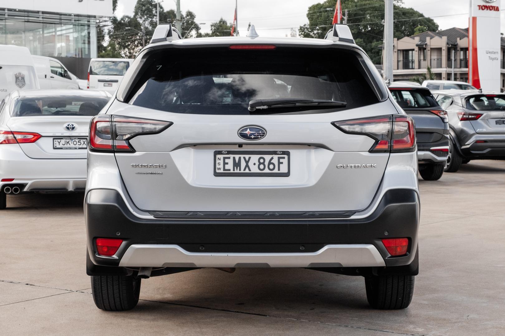 2020 Subaru Outback AWD Touring in Silver