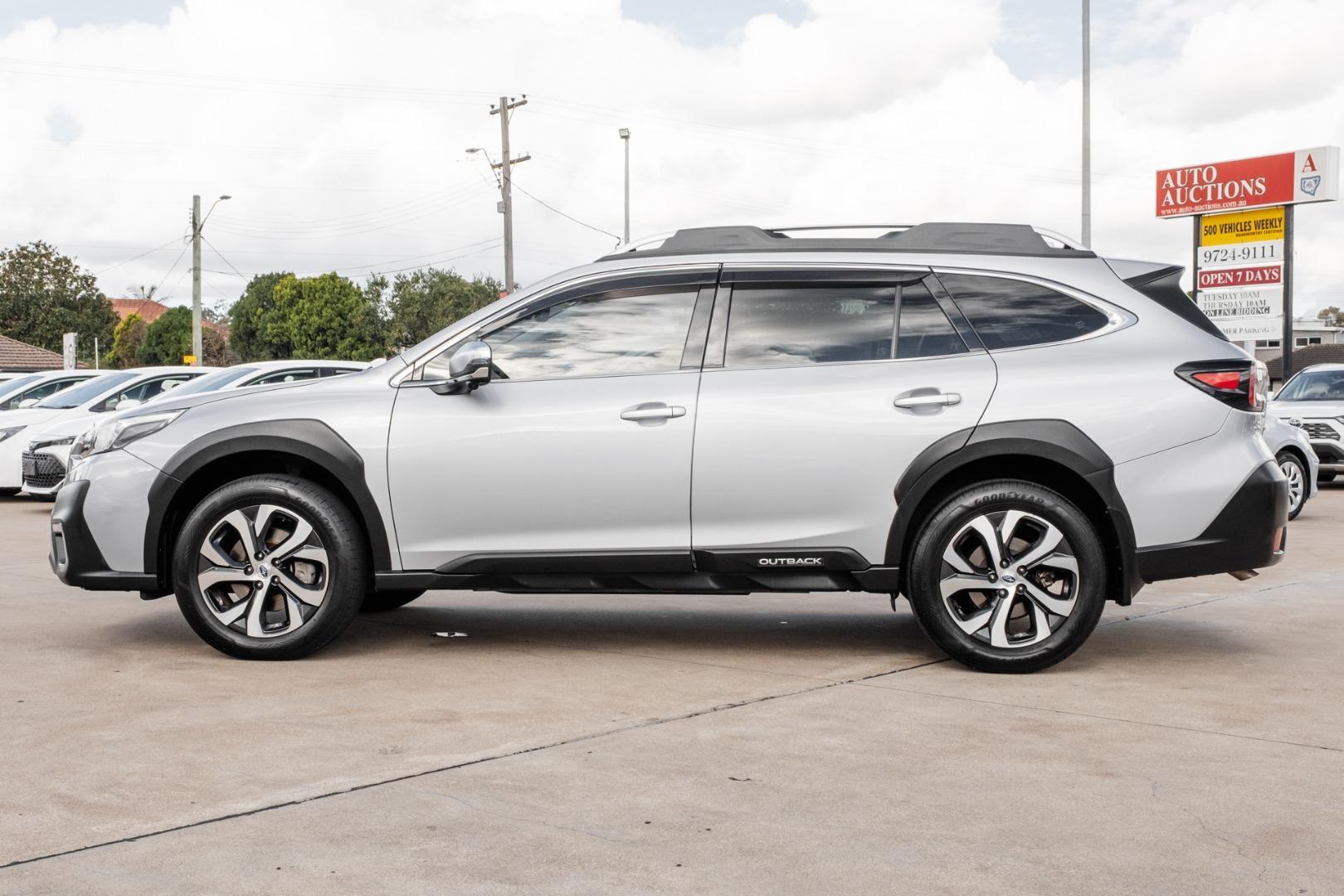 2020 Subaru Outback AWD Touring in Silver
