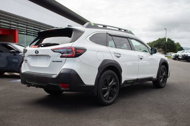 2021 Subaru Outback AWD Sport in White
