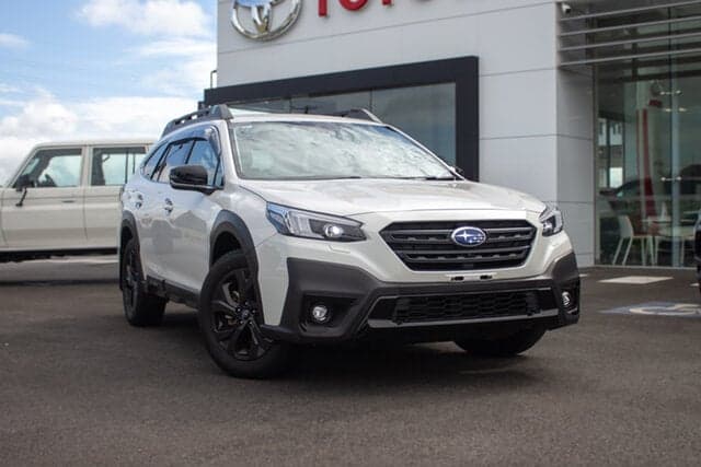 2021 Subaru Outback AWD Sport in White