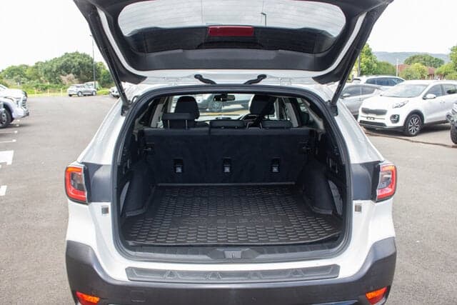 2021 Subaru Outback AWD Sport in White