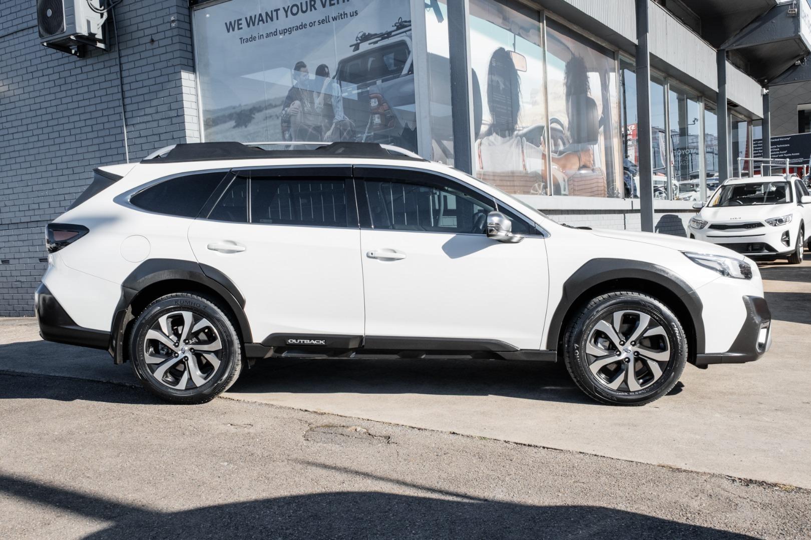 2021 Subaru Outback AWD Touring in White