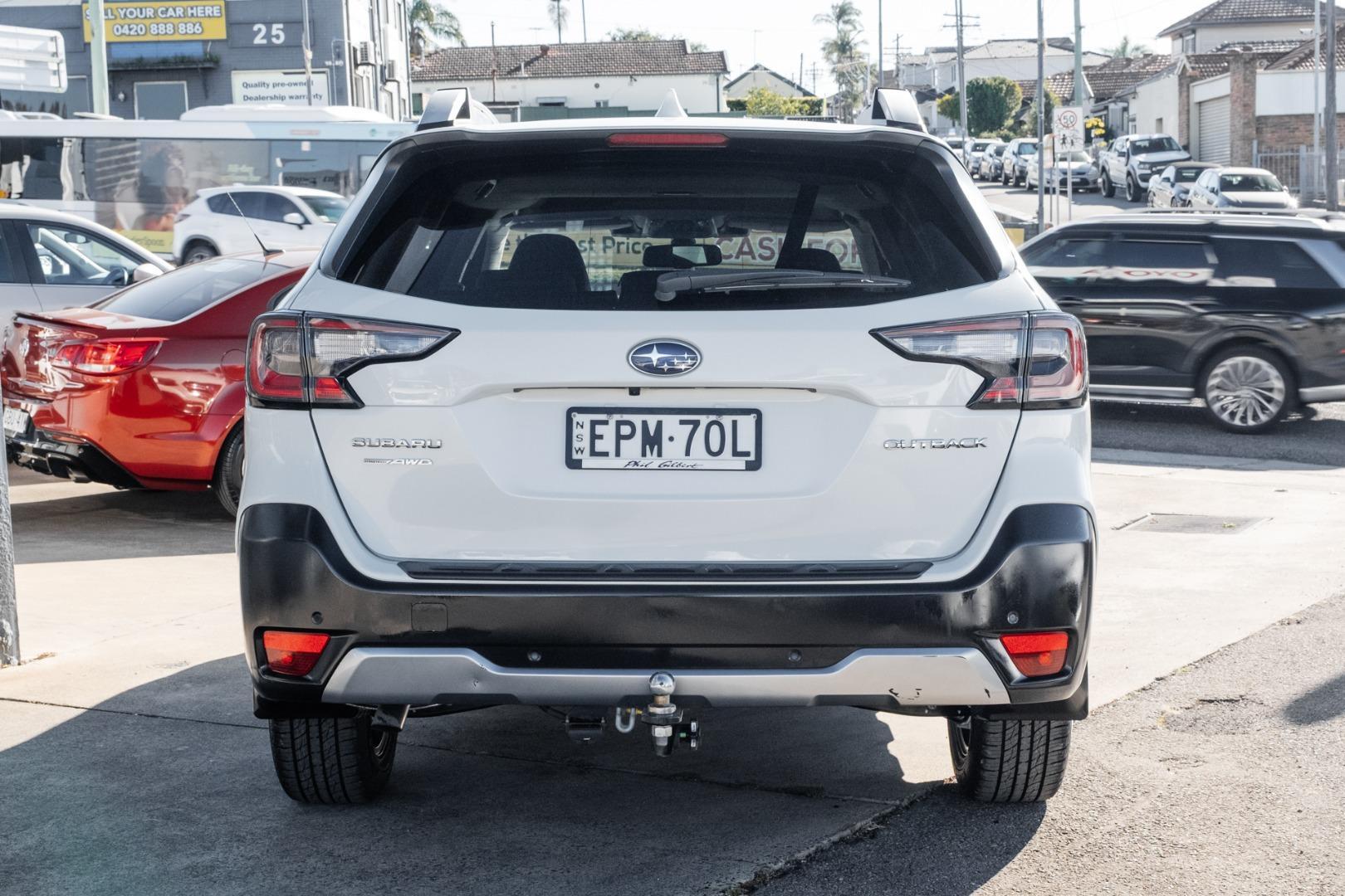 2021 Subaru Outback AWD Touring in White