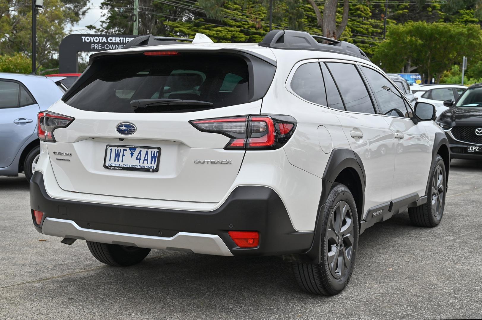 2022 Subaru Outback AWD in White