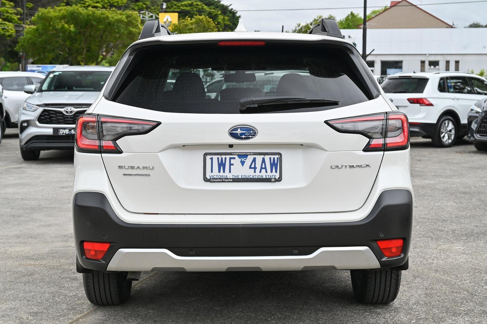 2022 Subaru Outback AWD in White