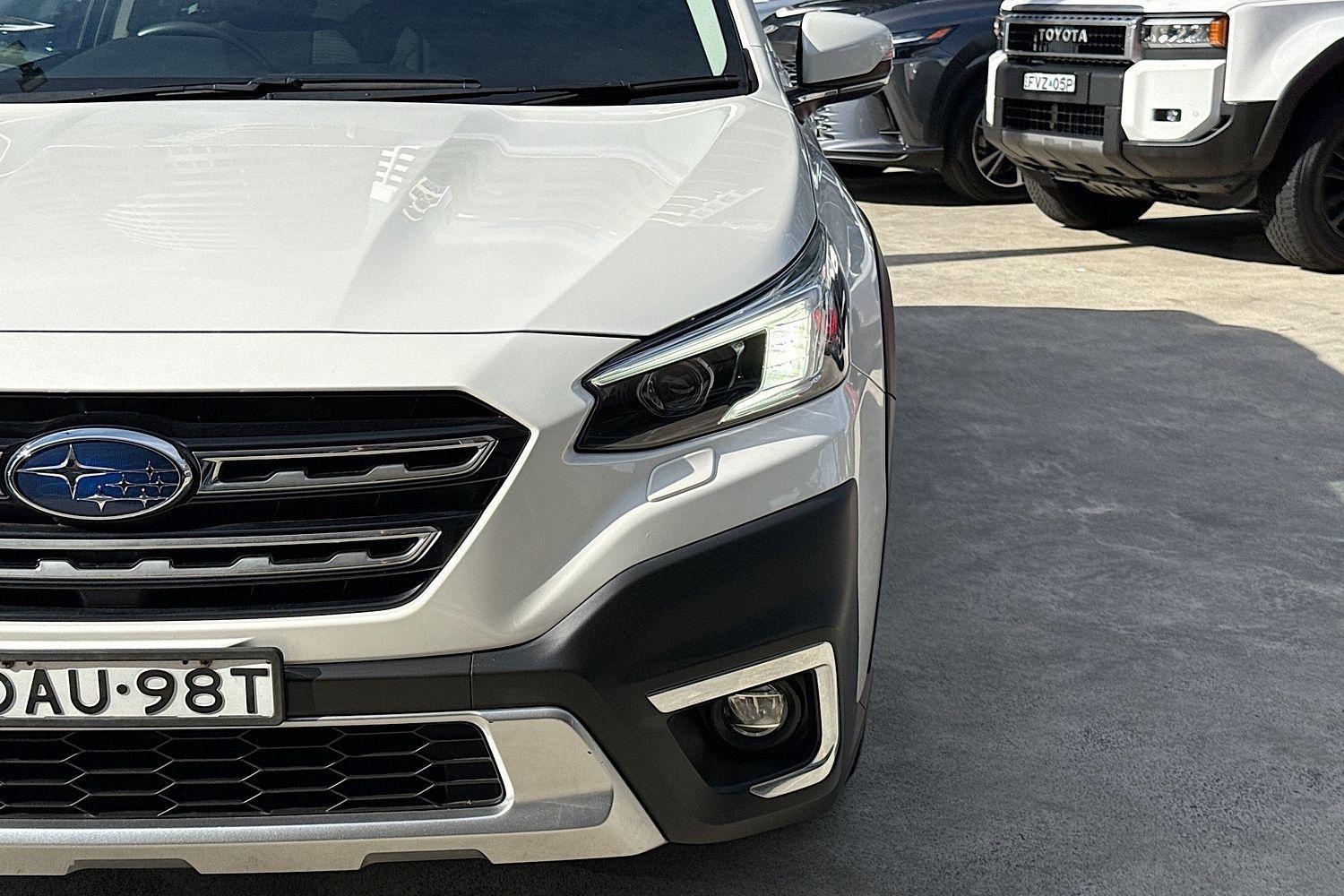 2022 Subaru Outback AWD in White
