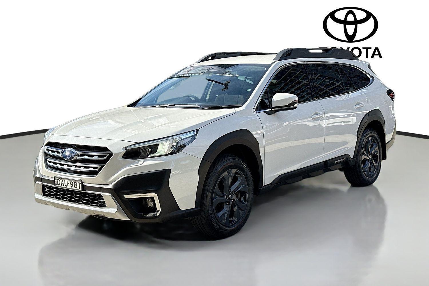 2022 Subaru Outback AWD in White