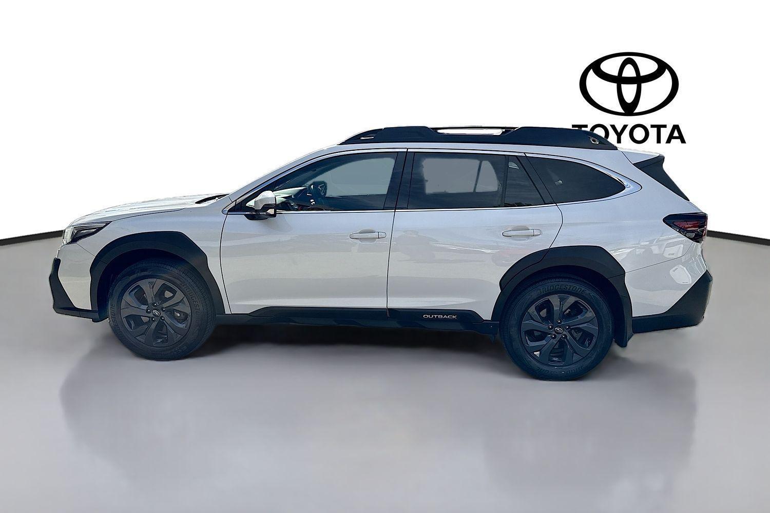 2022 Subaru Outback AWD in White
