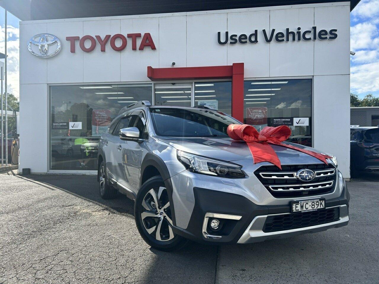 2022 Subaru Outback AWD Touring in Silver