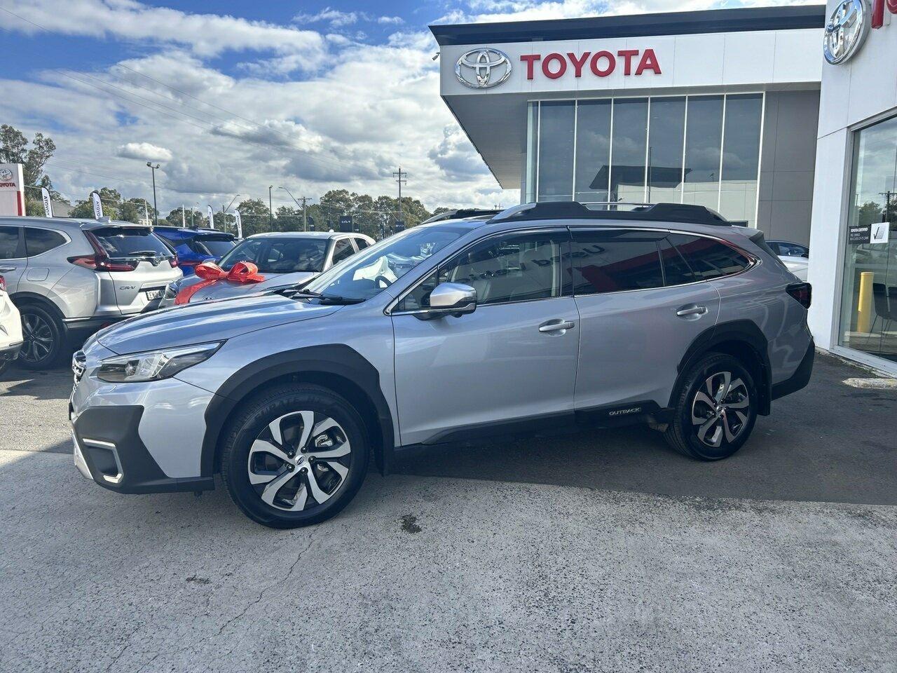 2022 Subaru Outback AWD Touring in Silver