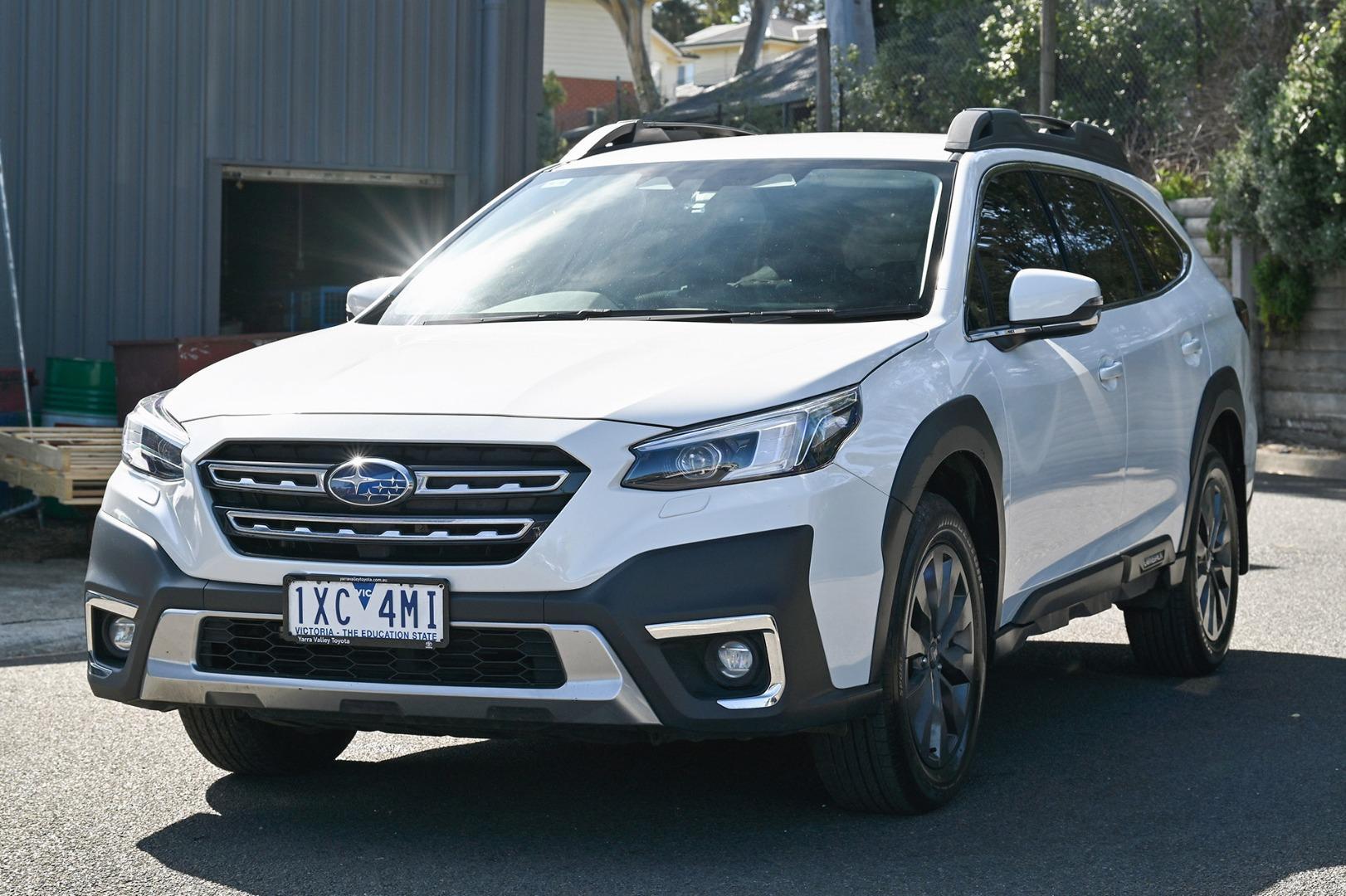 2022 Subaru Outback AWD in Grey