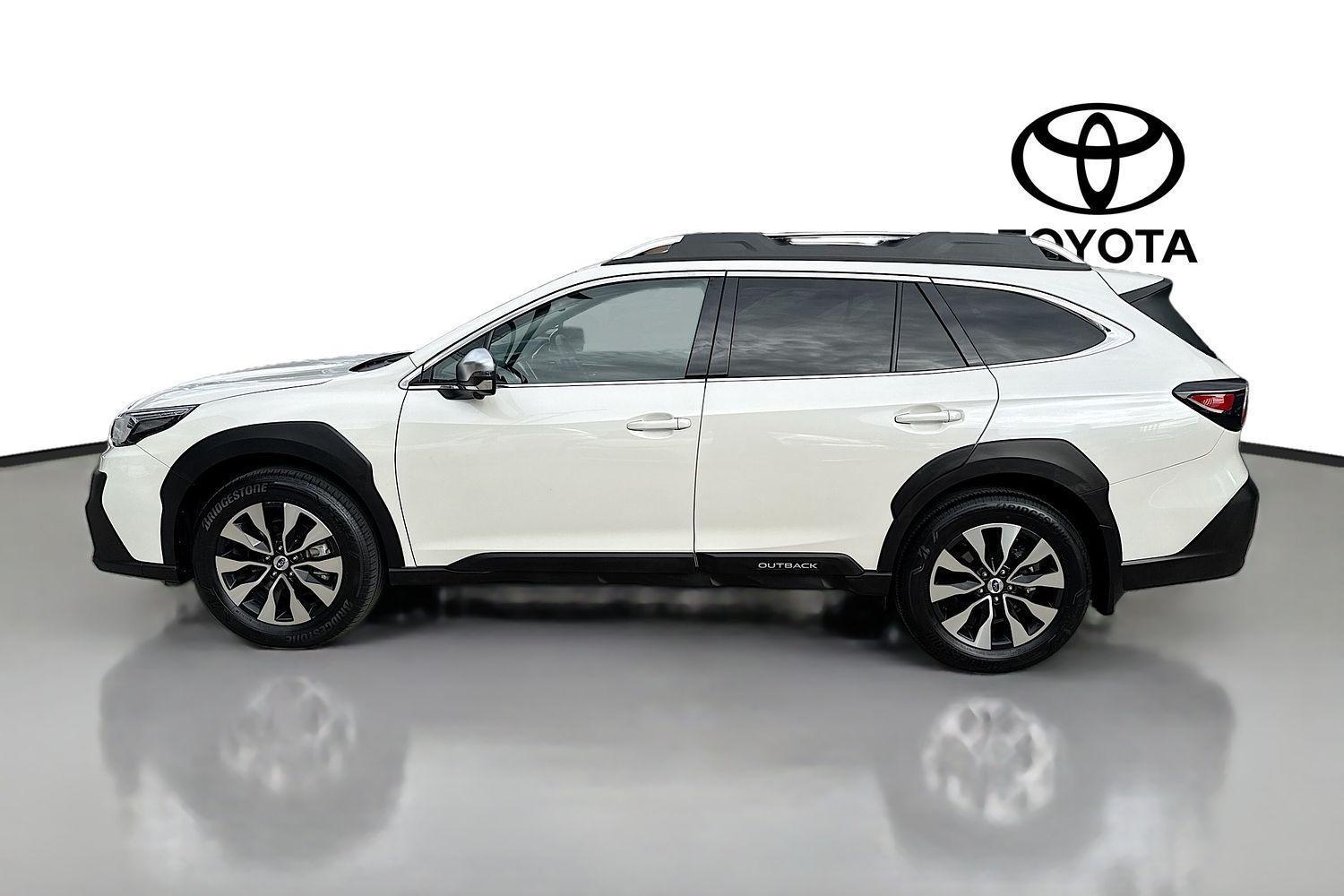 2023 Subaru Outback AWD Touring XT in White