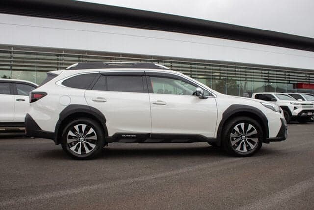 2025 Subaru Outback AWD Touring XT in White