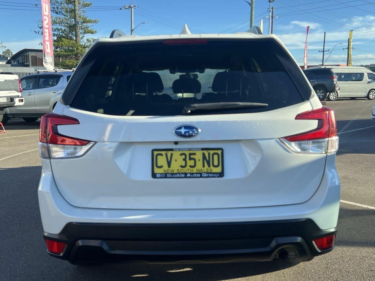2019 Subaru Forester 2.5i in White