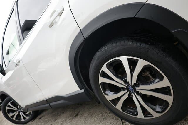 2021 Subaru Forester 2.5i Premium in White