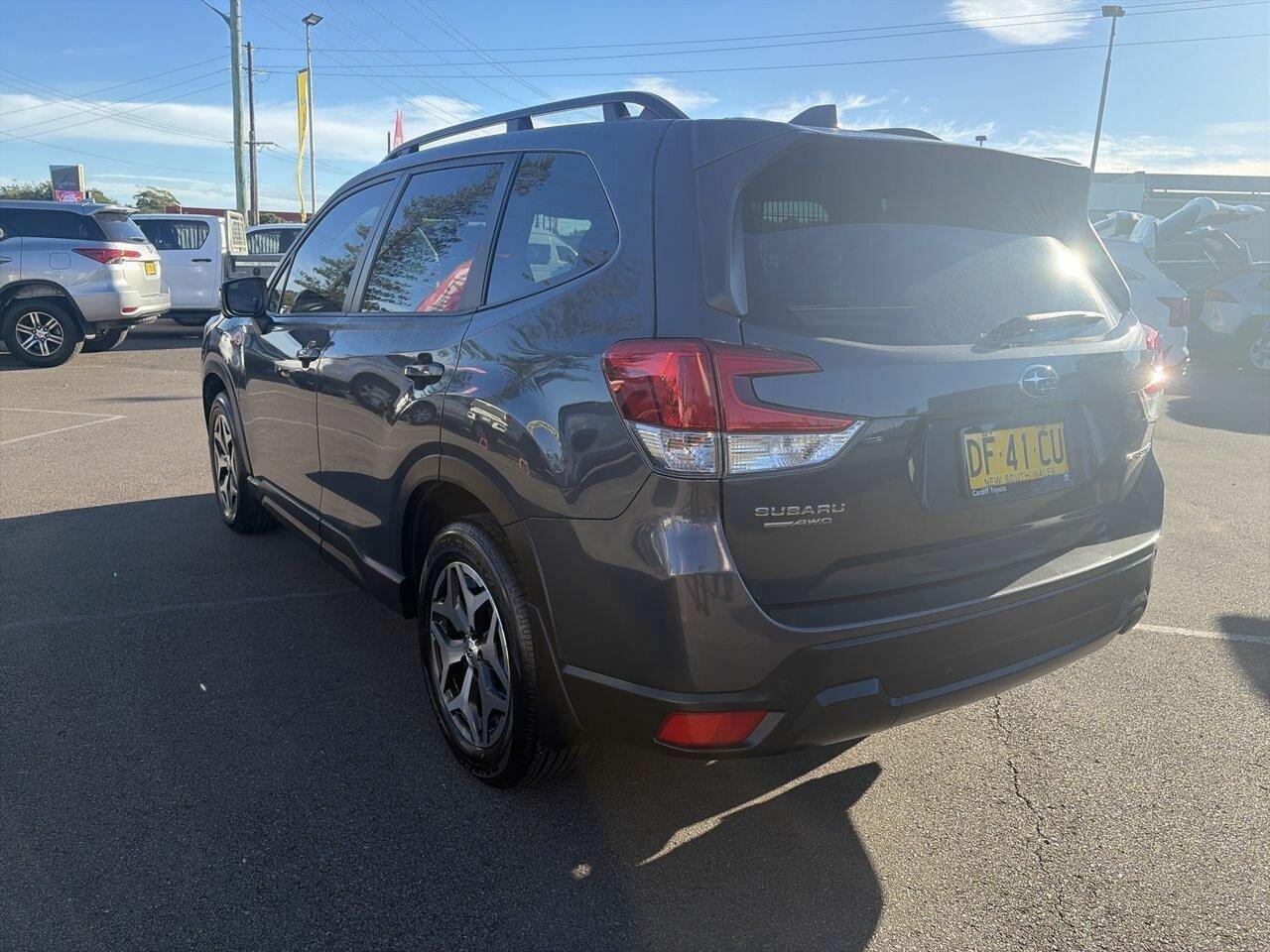 2022 Subaru Forester 2.5i-L in Grey