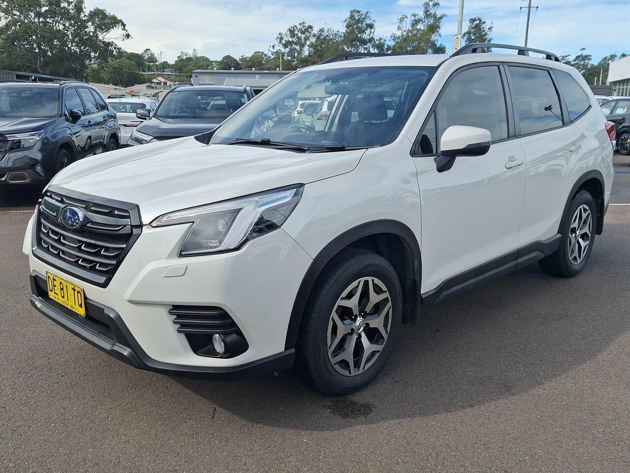 2022 Subaru Forester 2.5i in White