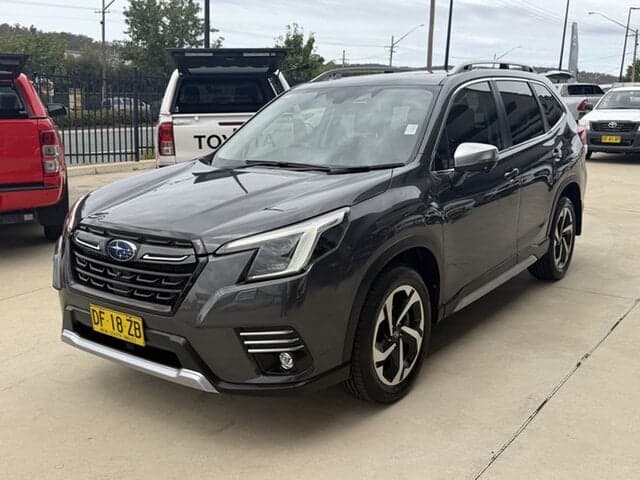 2022 Subaru Forester 2.5i-S in Grey