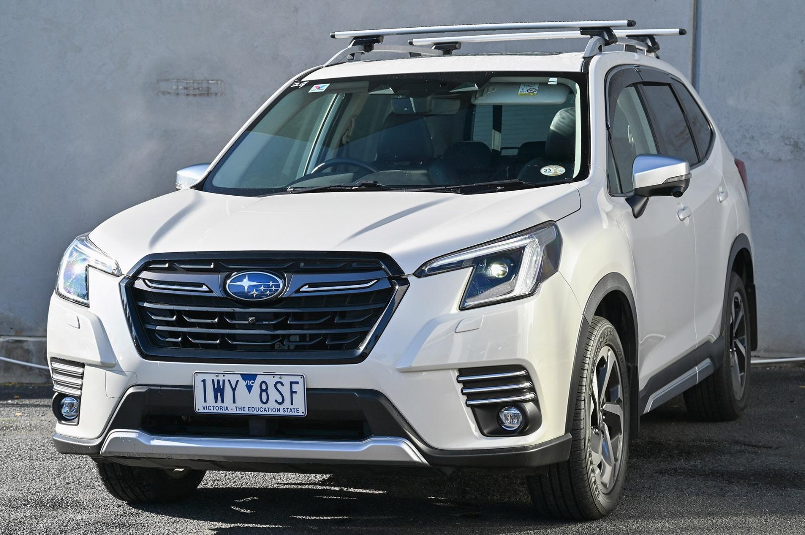 2022 Subaru Forester 2.5i-S in White