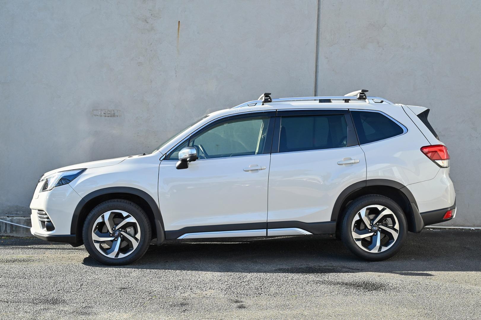 2022 Subaru Forester 2.5i-S in White