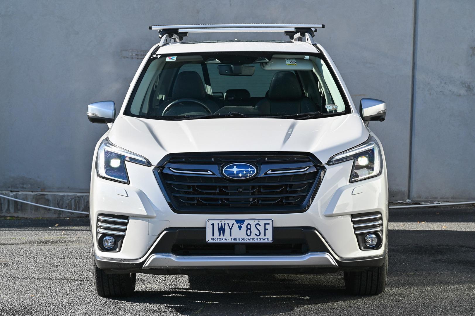 2022 Subaru Forester 2.5i-S in White