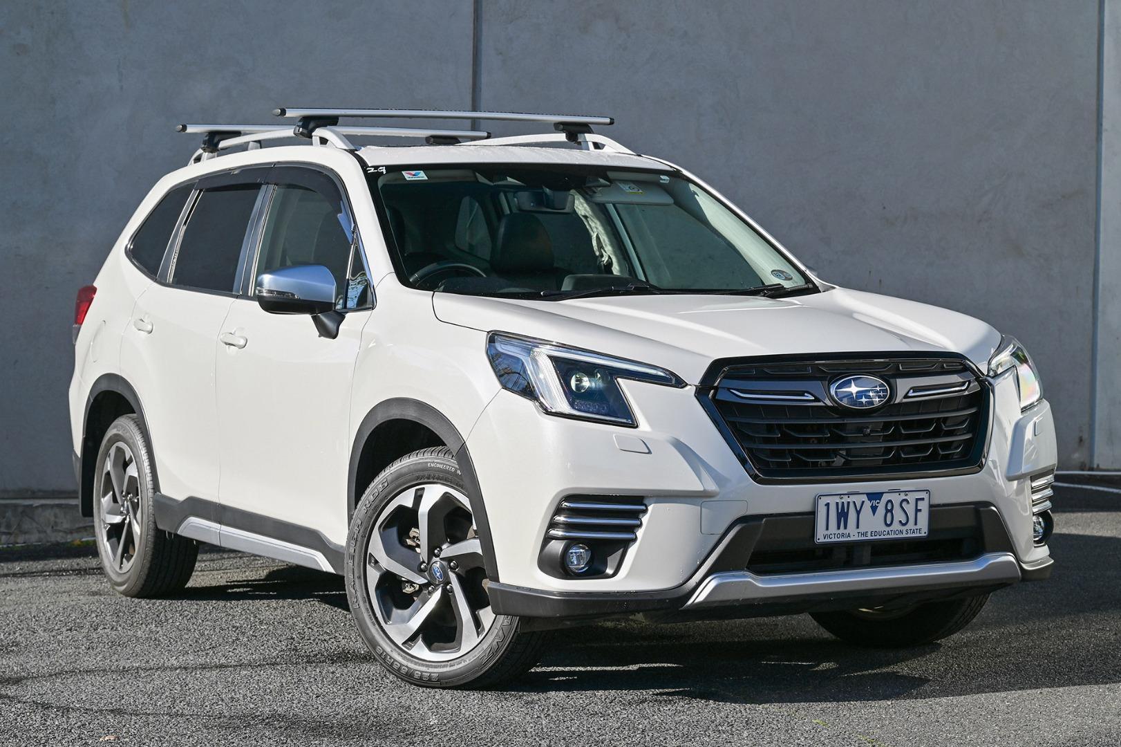 2022 Subaru Forester 2.5i-S in White