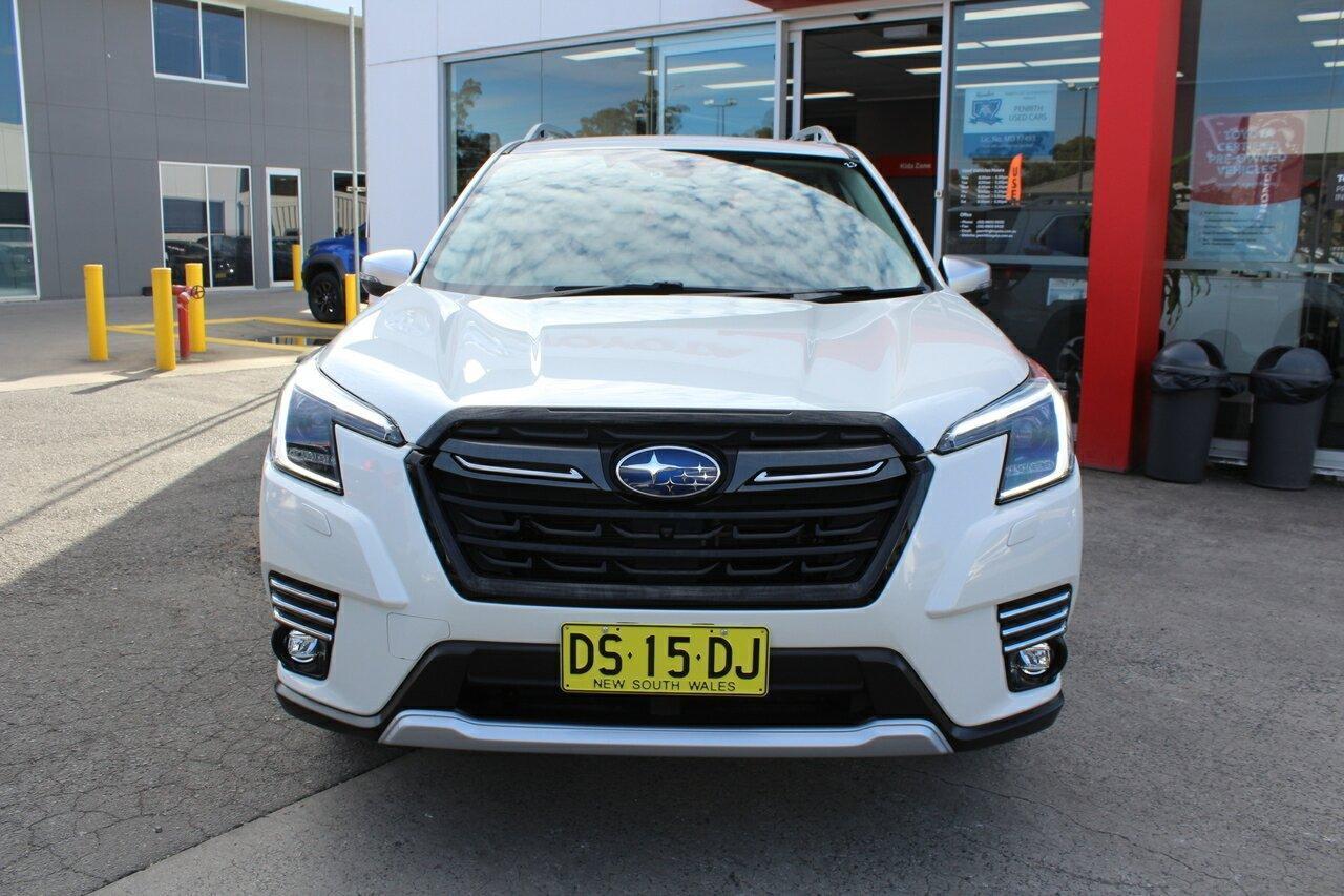 2024 Subaru Forester 2.5i Sport in White
