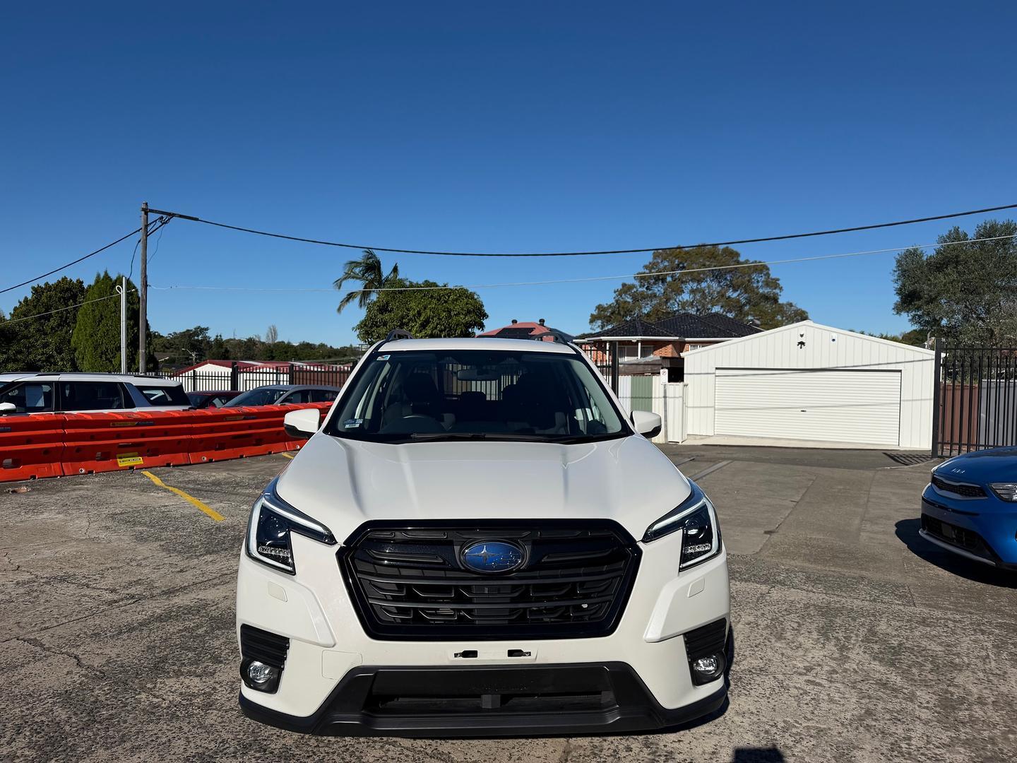 2024 Subaru Forester 2.5i in White