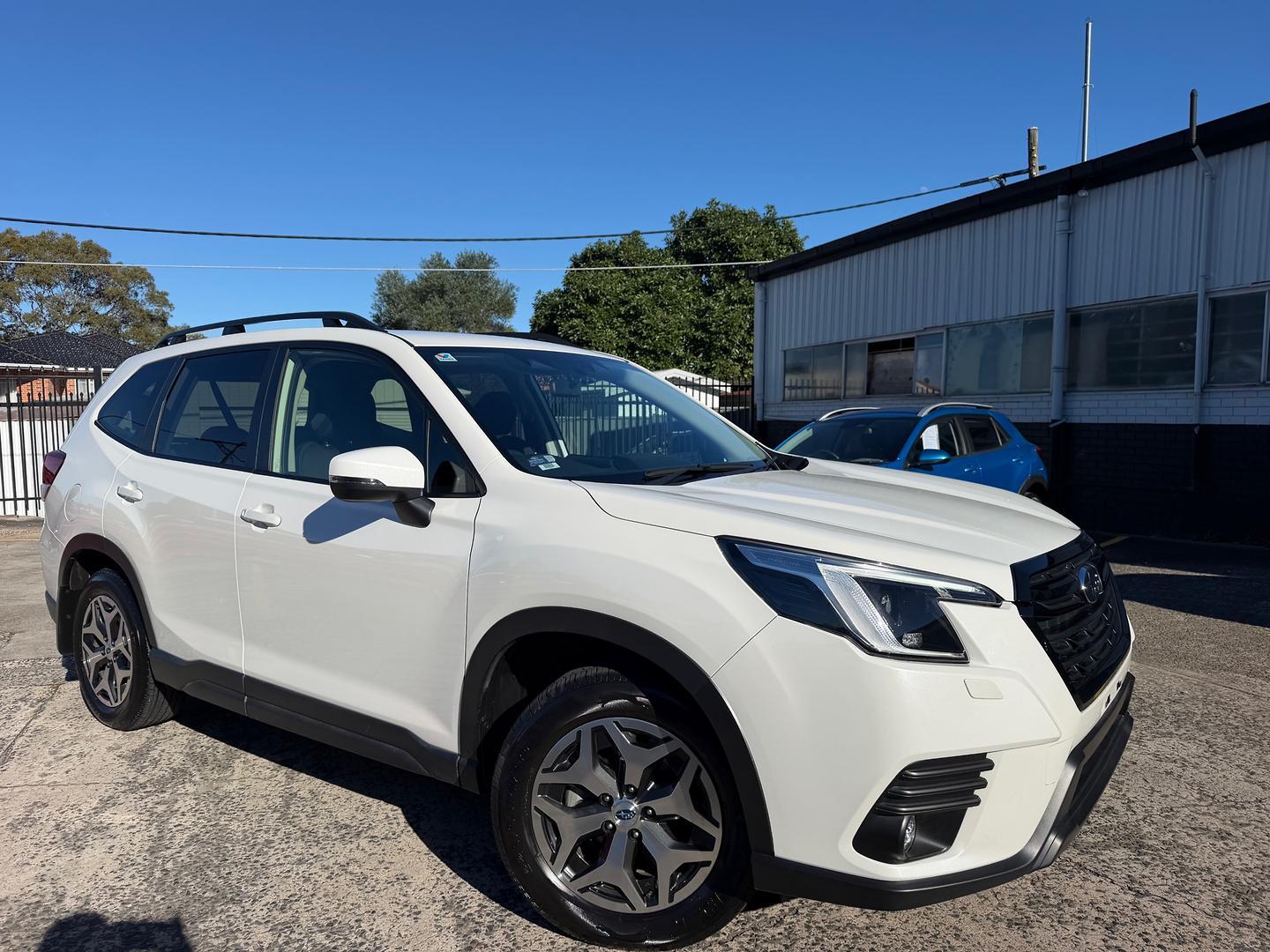 2024 Subaru Forester 2.5i in White