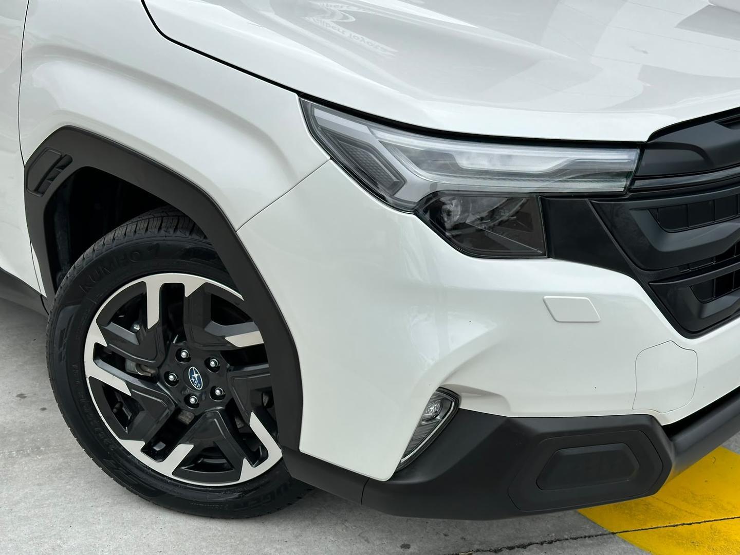 2025 Subaru Forester Base in White