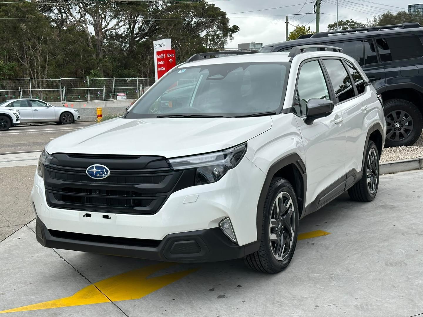 2025 Subaru Forester Base in White