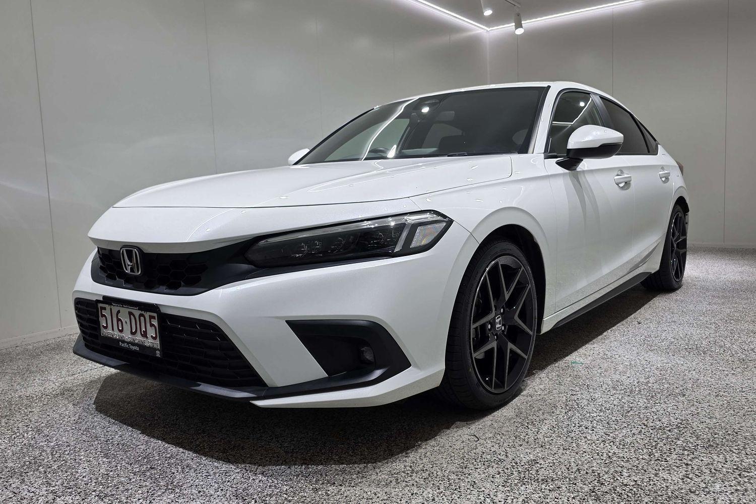 2021 Honda Civic VTi LX in White