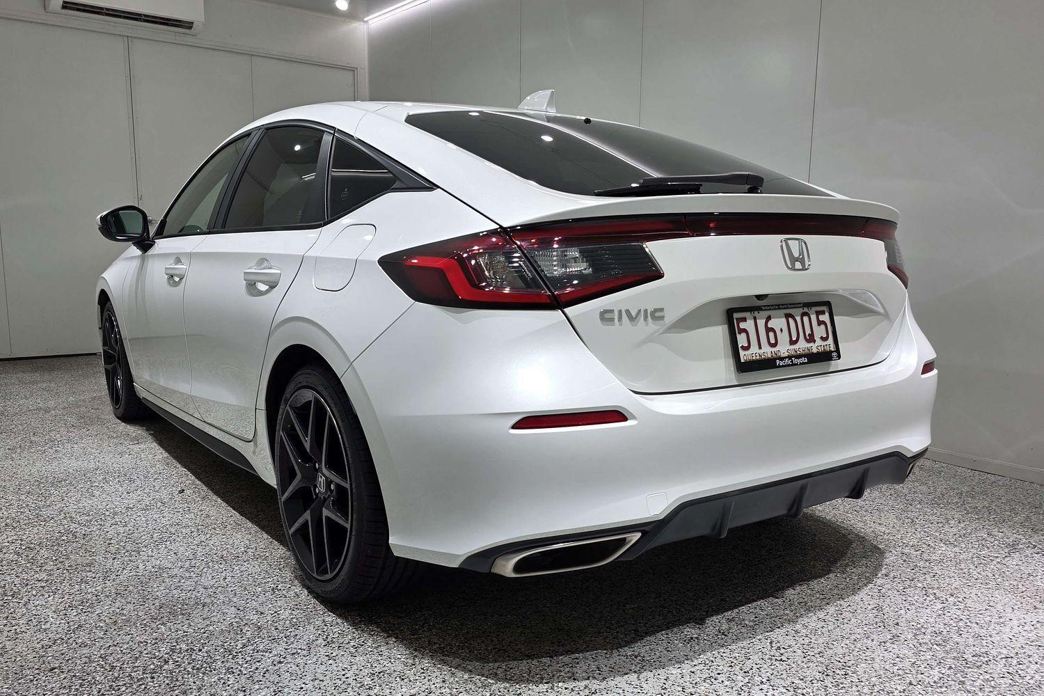 2021 Honda Civic VTi LX in White