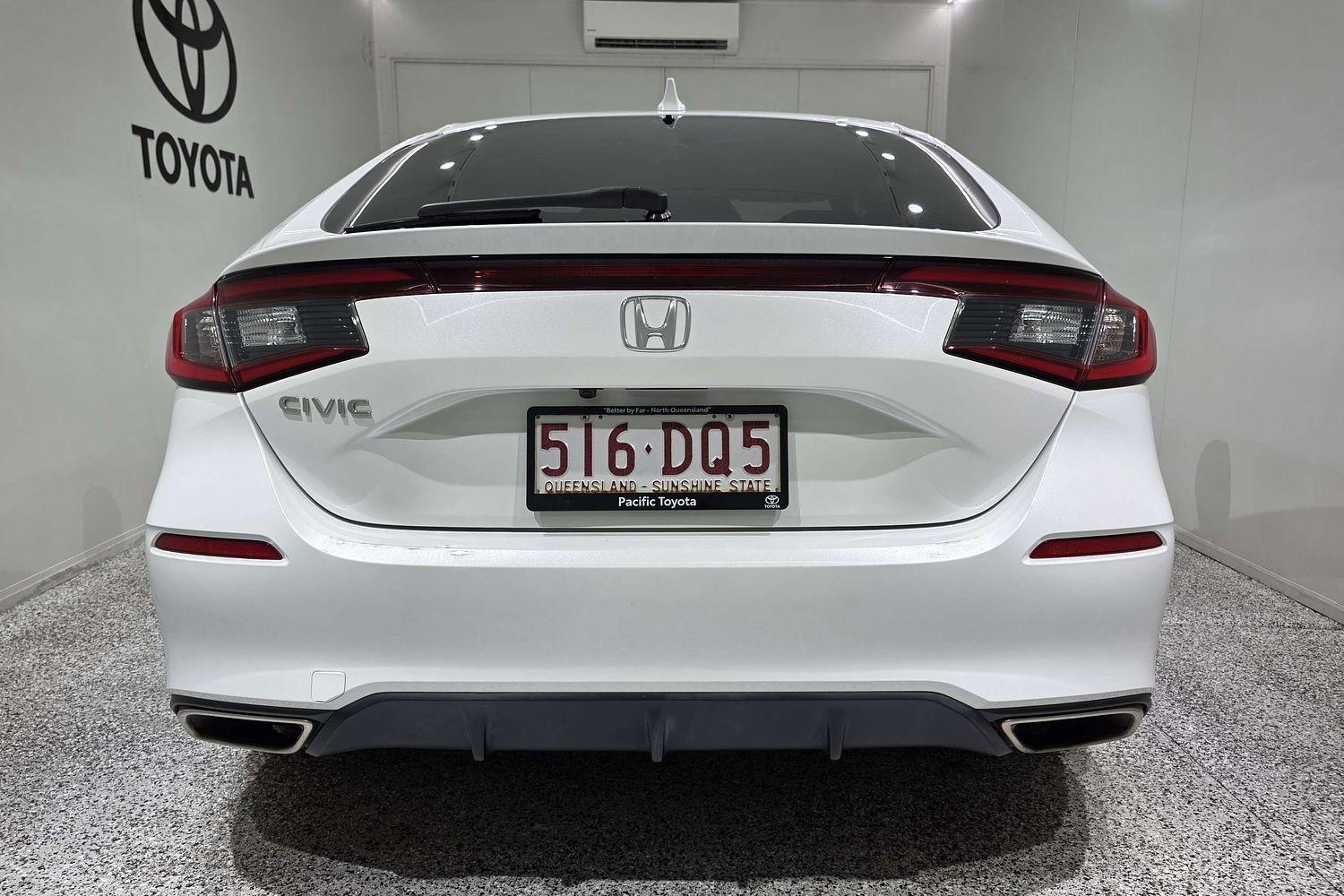 2021 Honda Civic VTi LX in White